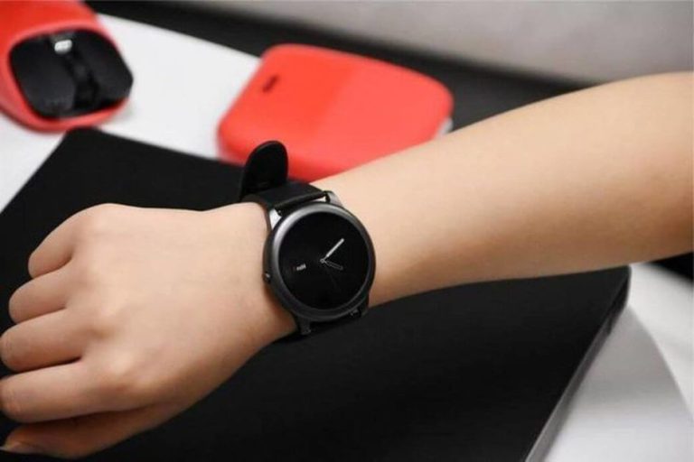 The New Budget-Friendly Smartwatch Haylou Solar is Out Now