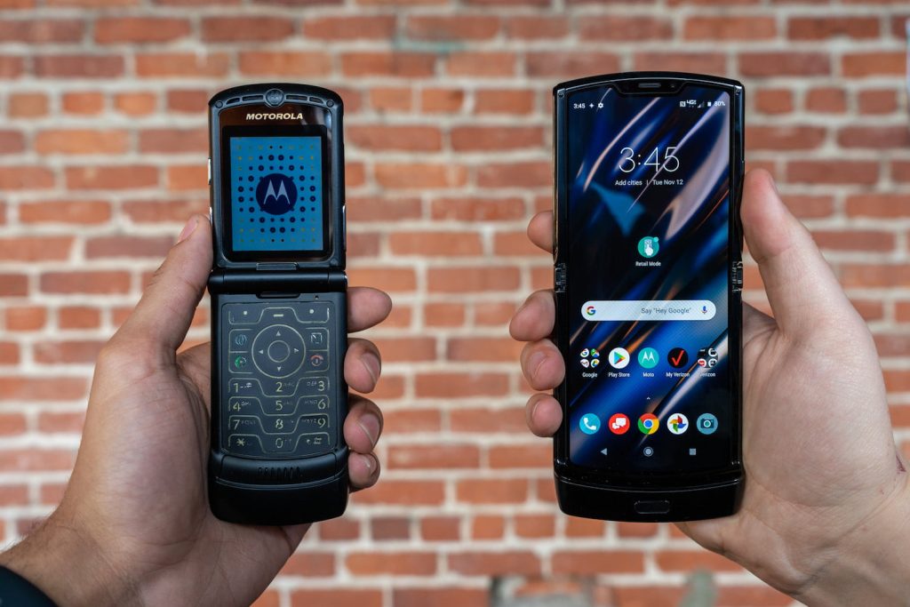 The Legendry Motorola Razr Is On Sale Now With A Folding Display And