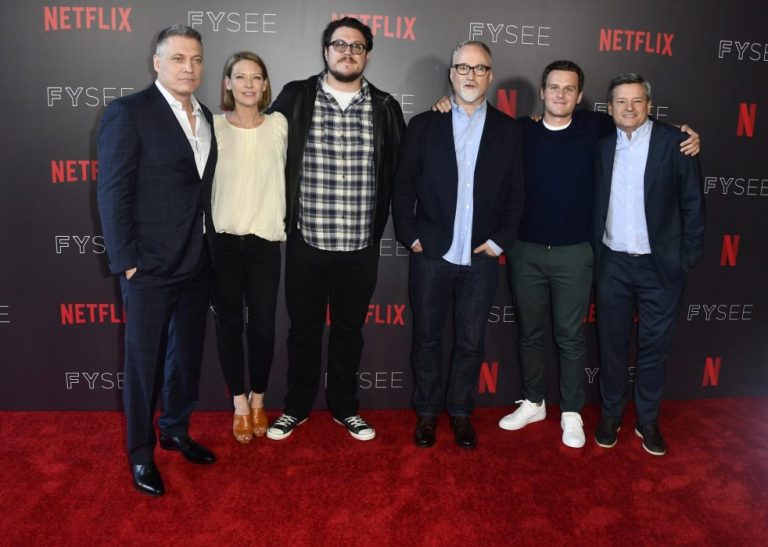 Mindhunter Season 3 David Fincher & Netflix Discussing Next Run! All